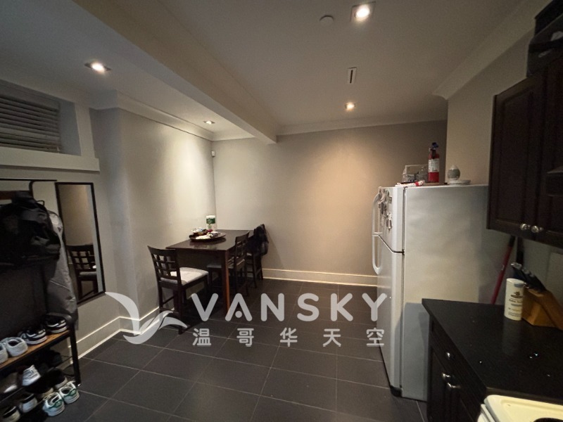 251105212640_Living Room 2.jpg